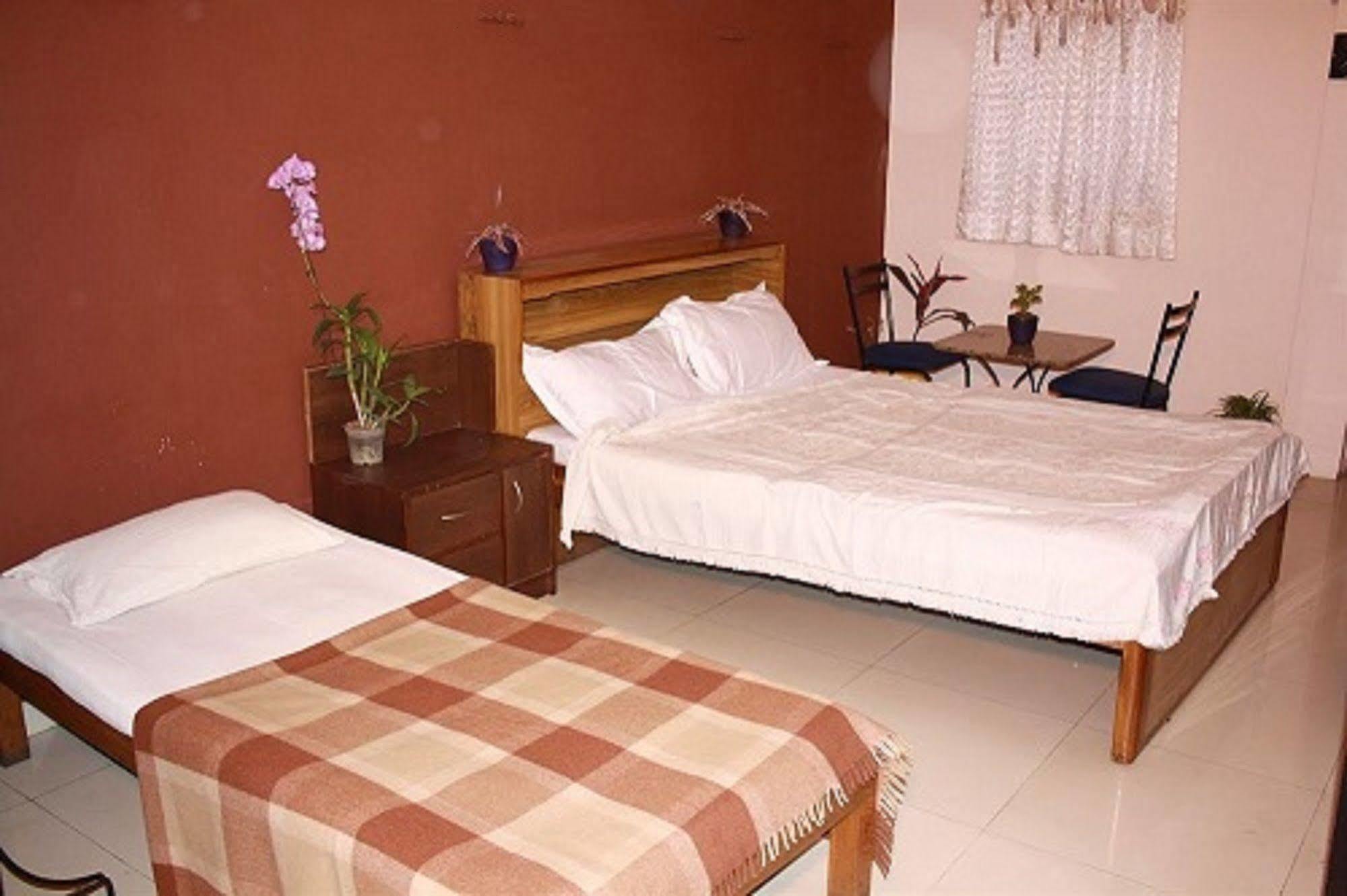 מלון העיר בנגלור Minerva Residency מראה חיצוני תמונה